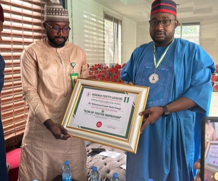 Nigeria Youths League presents leadership award to Alhaji Muhammed ...